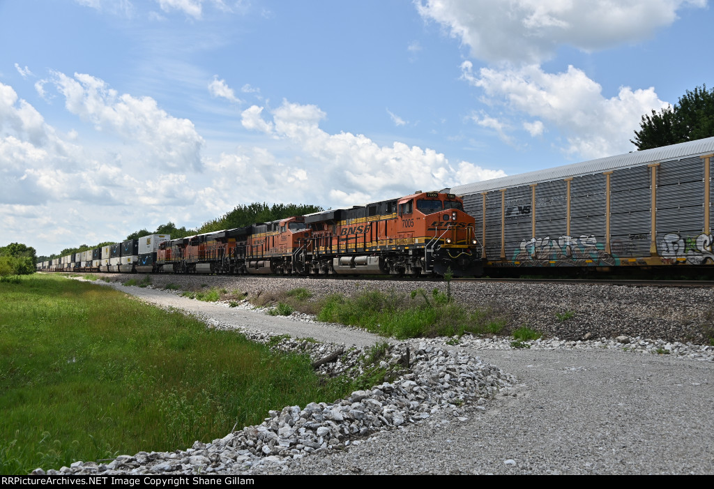 BNSF 7005